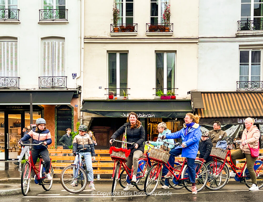 Bike tour on a chilly, rainy day in Paris