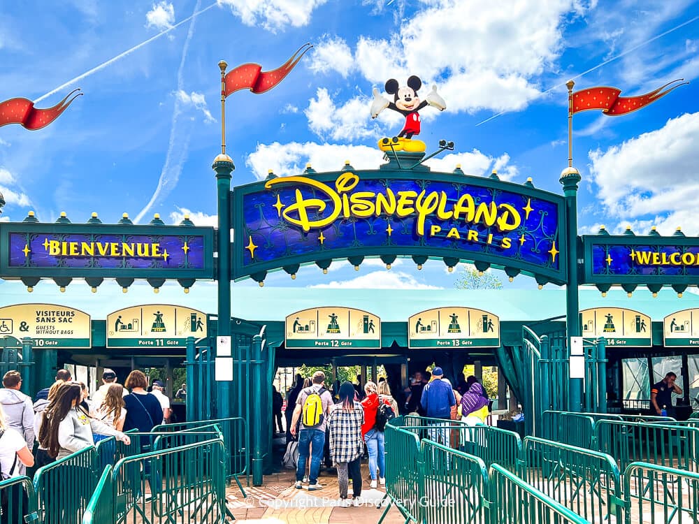 Disneyland Paris entrance and security check lines