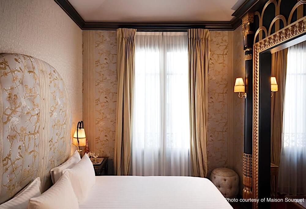 Guestroom at Maison Souquet
