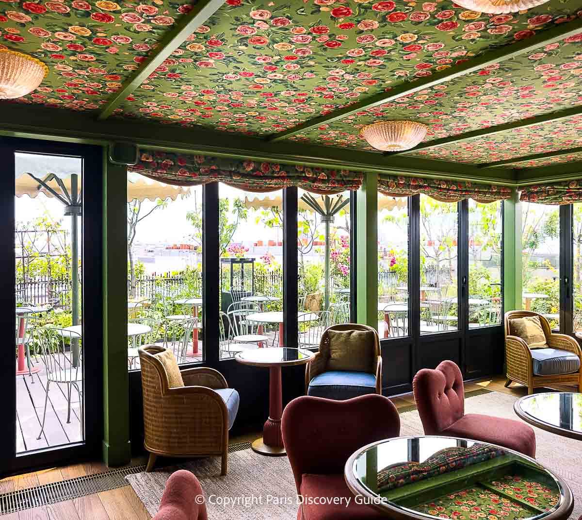 Le Fantaisie's posh 10th floor rooftop bar Le Fantaisie's posh 10th floor rooftop bar