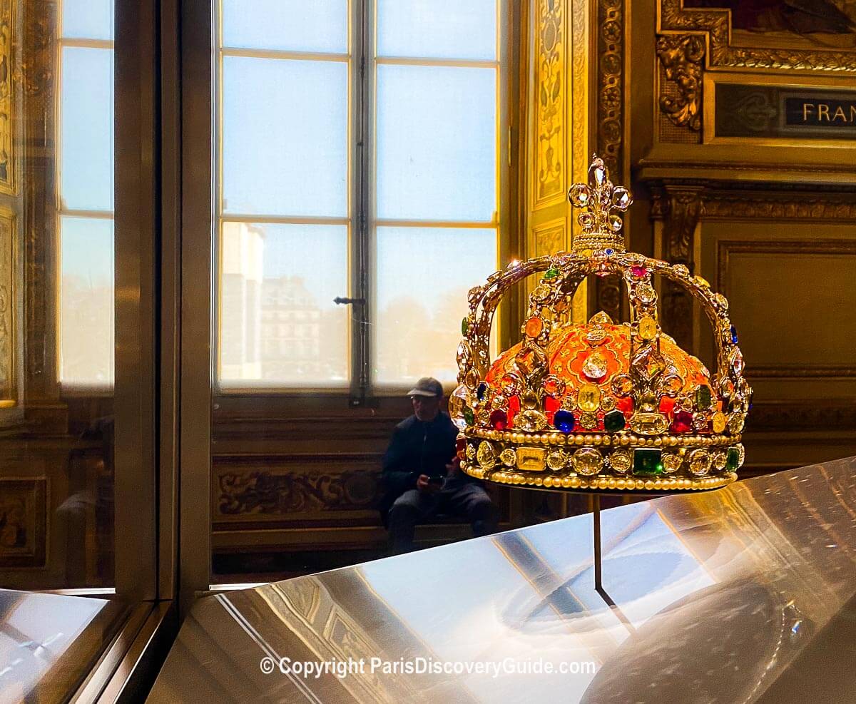 One of the many crowns in the Apollo Gallery 