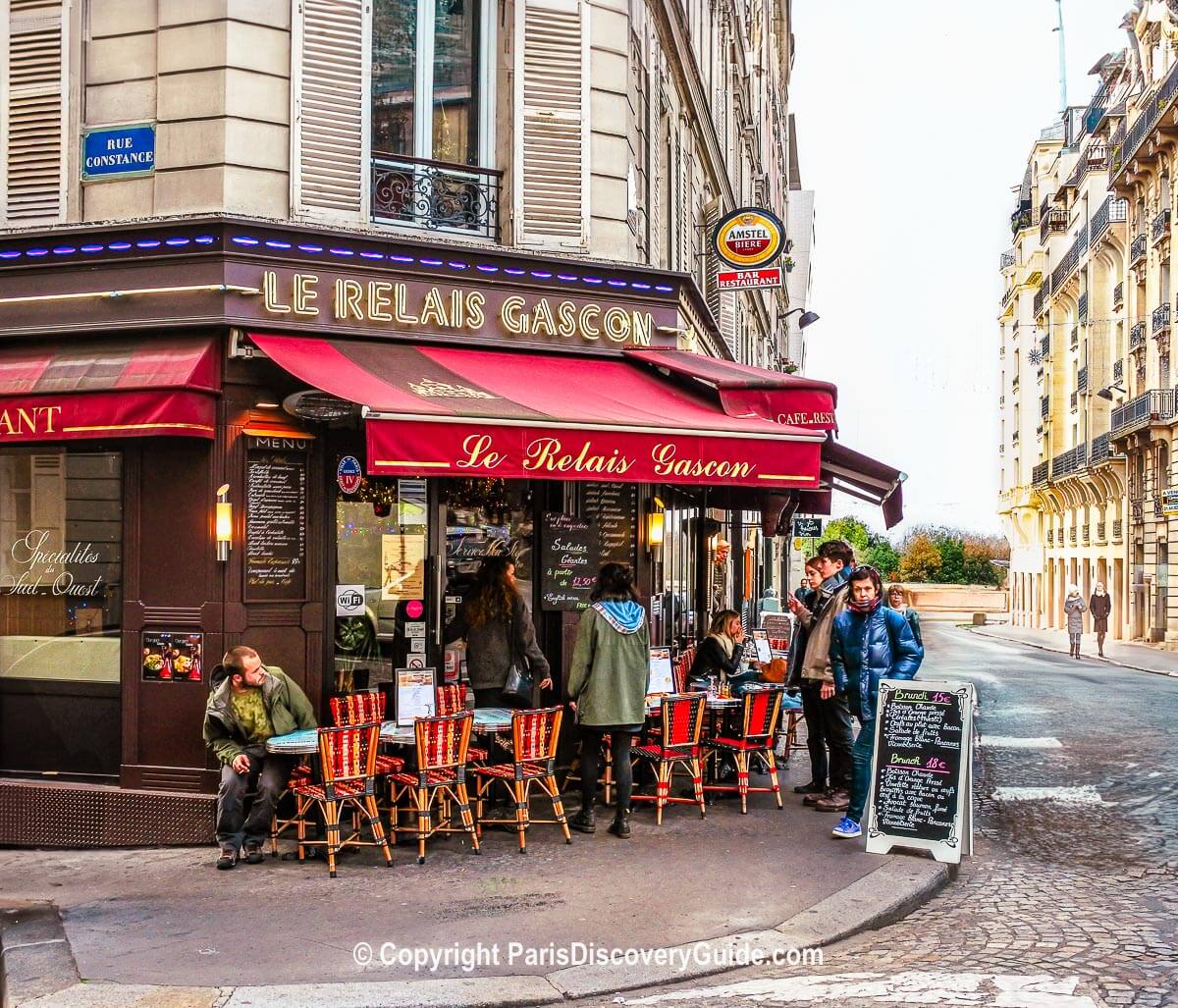 Cafe near Terrass' Hotel (at the corner on the right in the above photo)