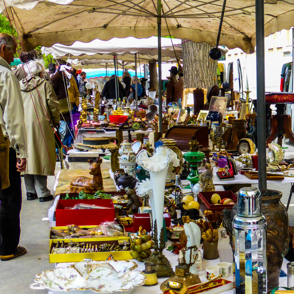 Vanves Flea Market - Photo courtesy of Lin Padgham