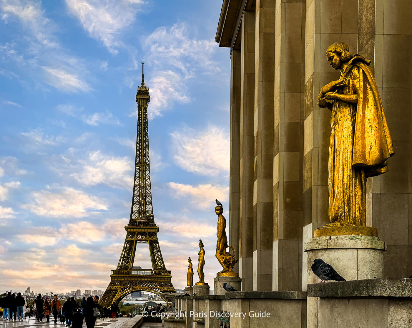 Bike tour on a chilly, rainy day in Paris