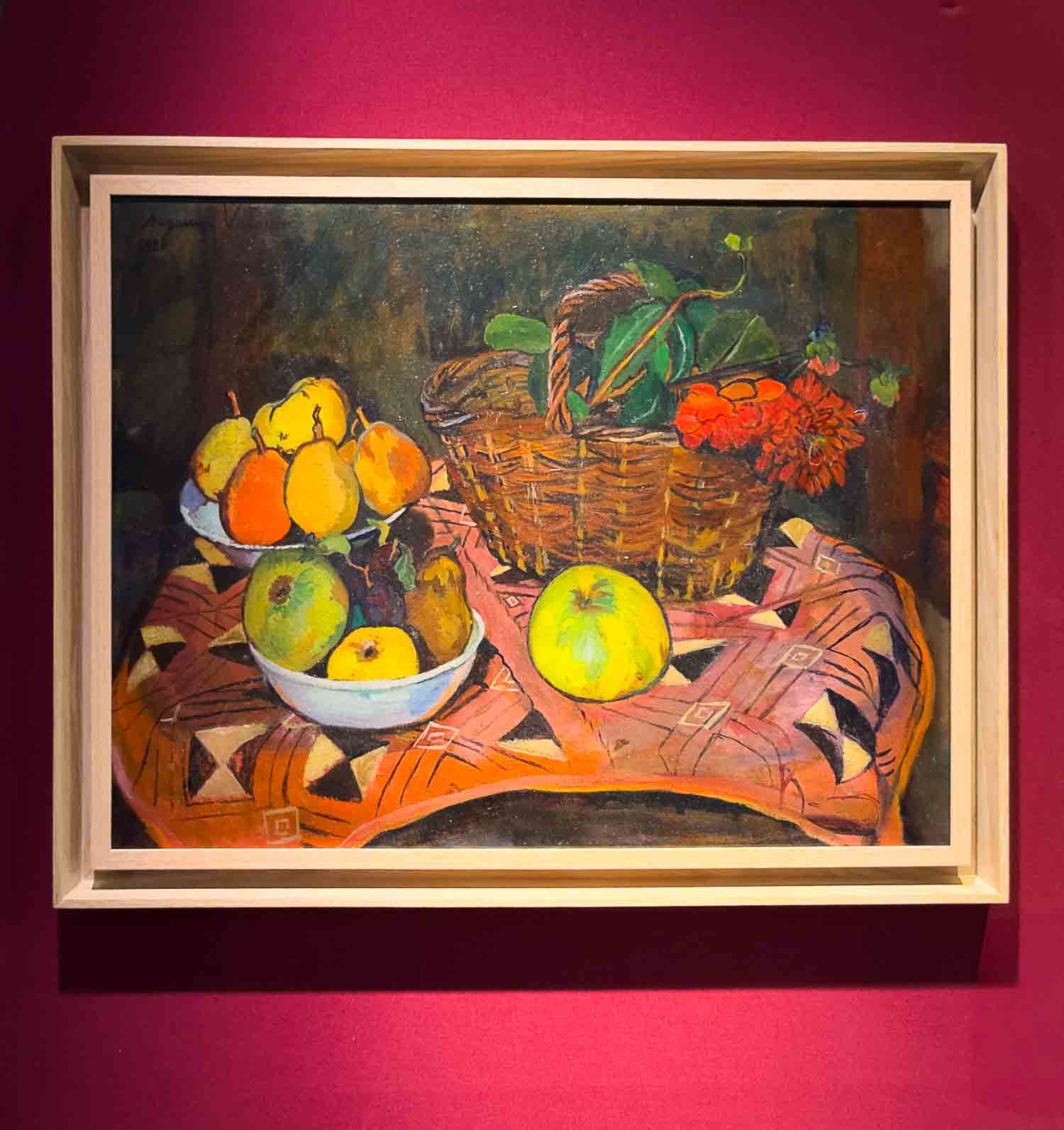 Small pop-up brocantes sale outside a gallery in Village Saint-Paul