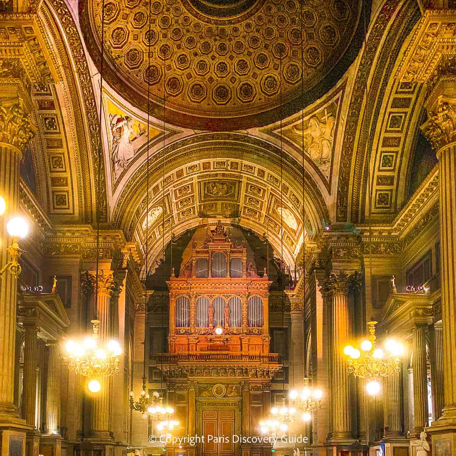 Eglise de la Madeleine's alter and magnificent statue of Mary Magdalene Eglise de la Madeleine's alter and magnificent statue of Mary Magdalene