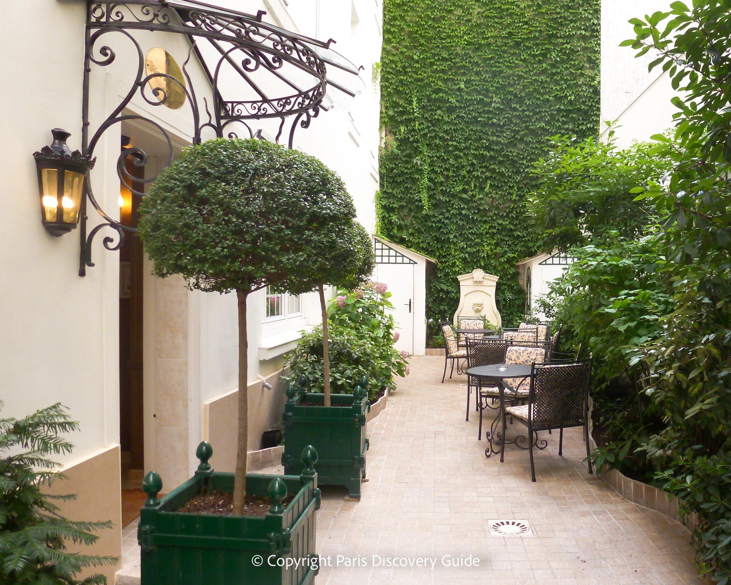 Hotel de Varenne's private garden
