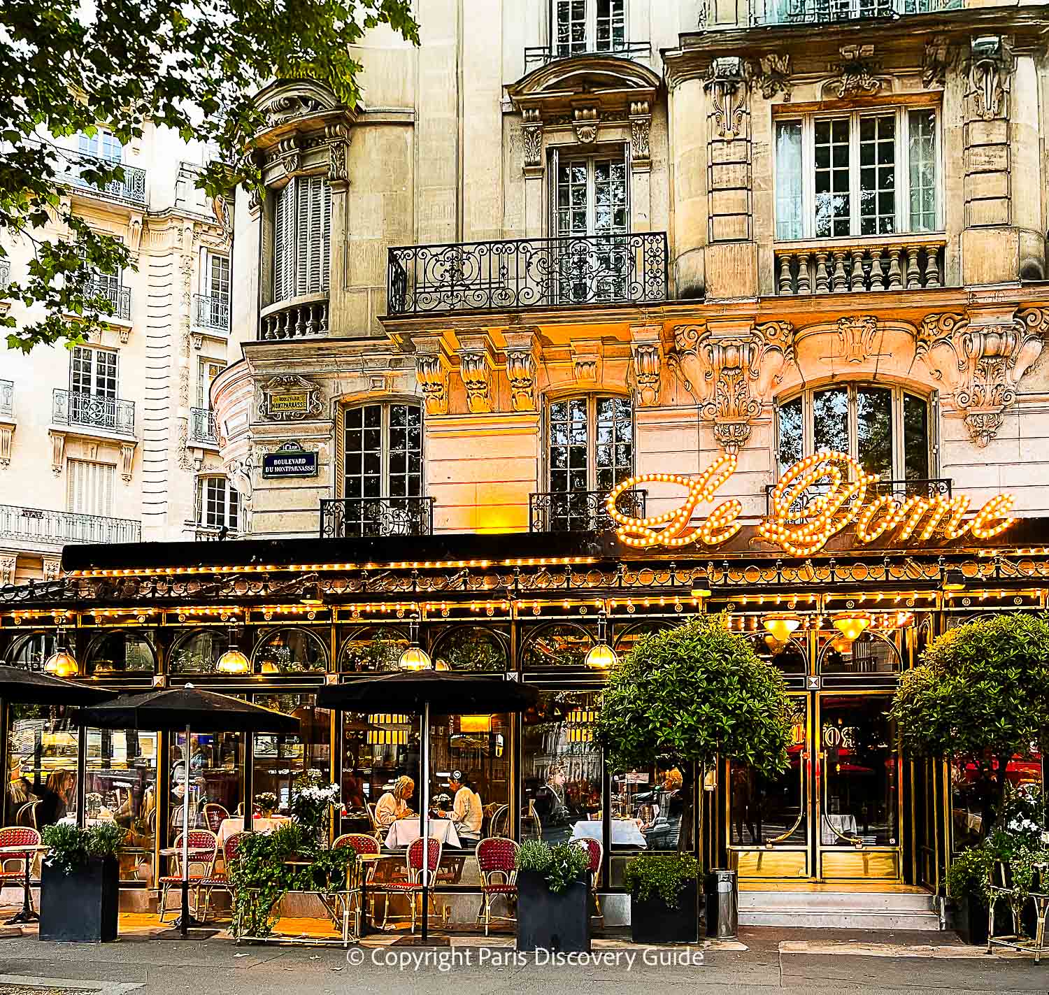 Le Dome, the famous seafood brasserie 