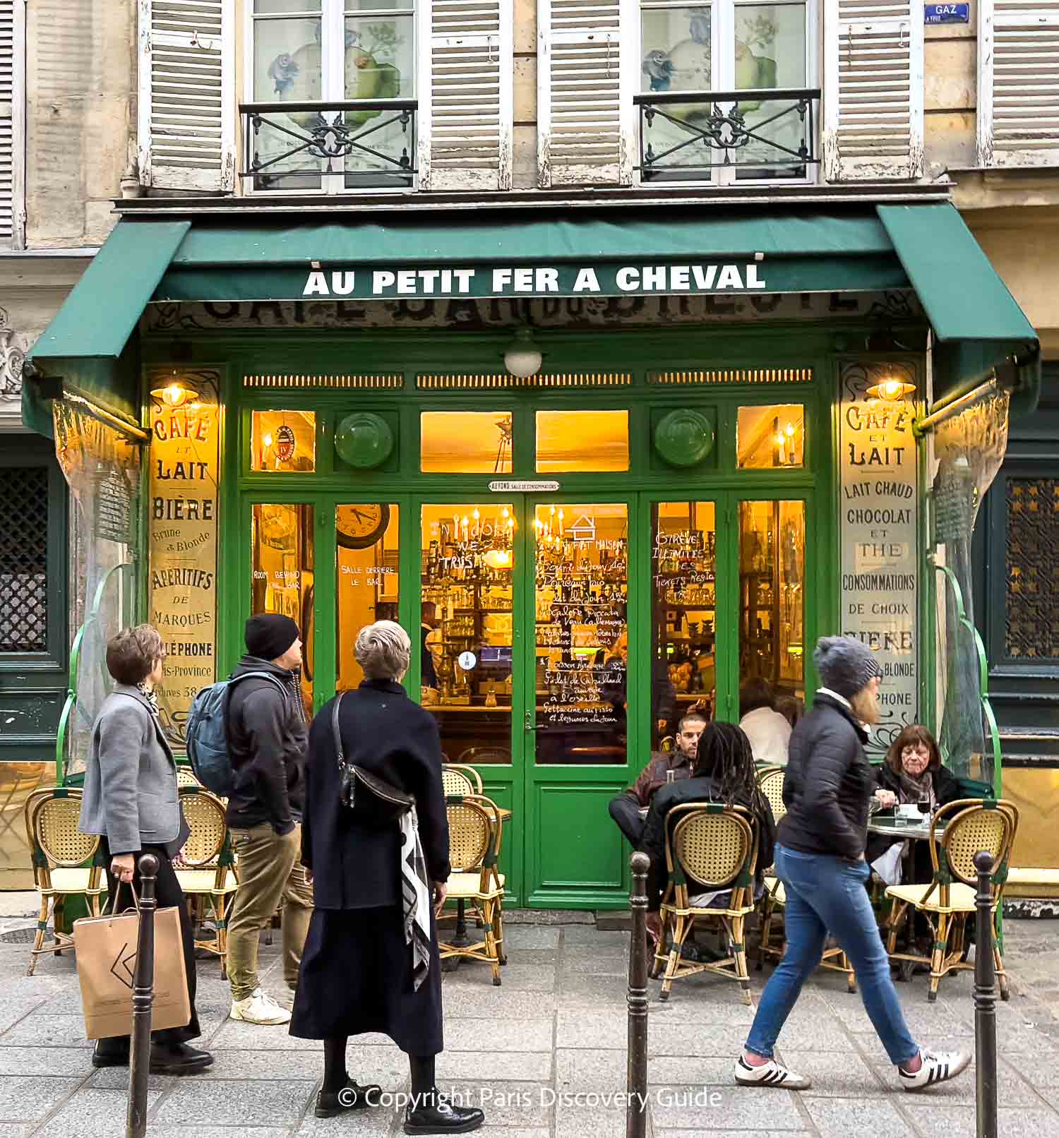 A perfect spot in the Marais to relax over a drink or meal