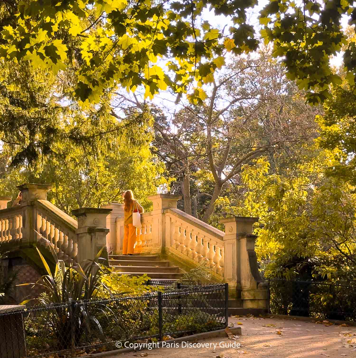 A Venecian-style bridge over a stream at Parc Monceau