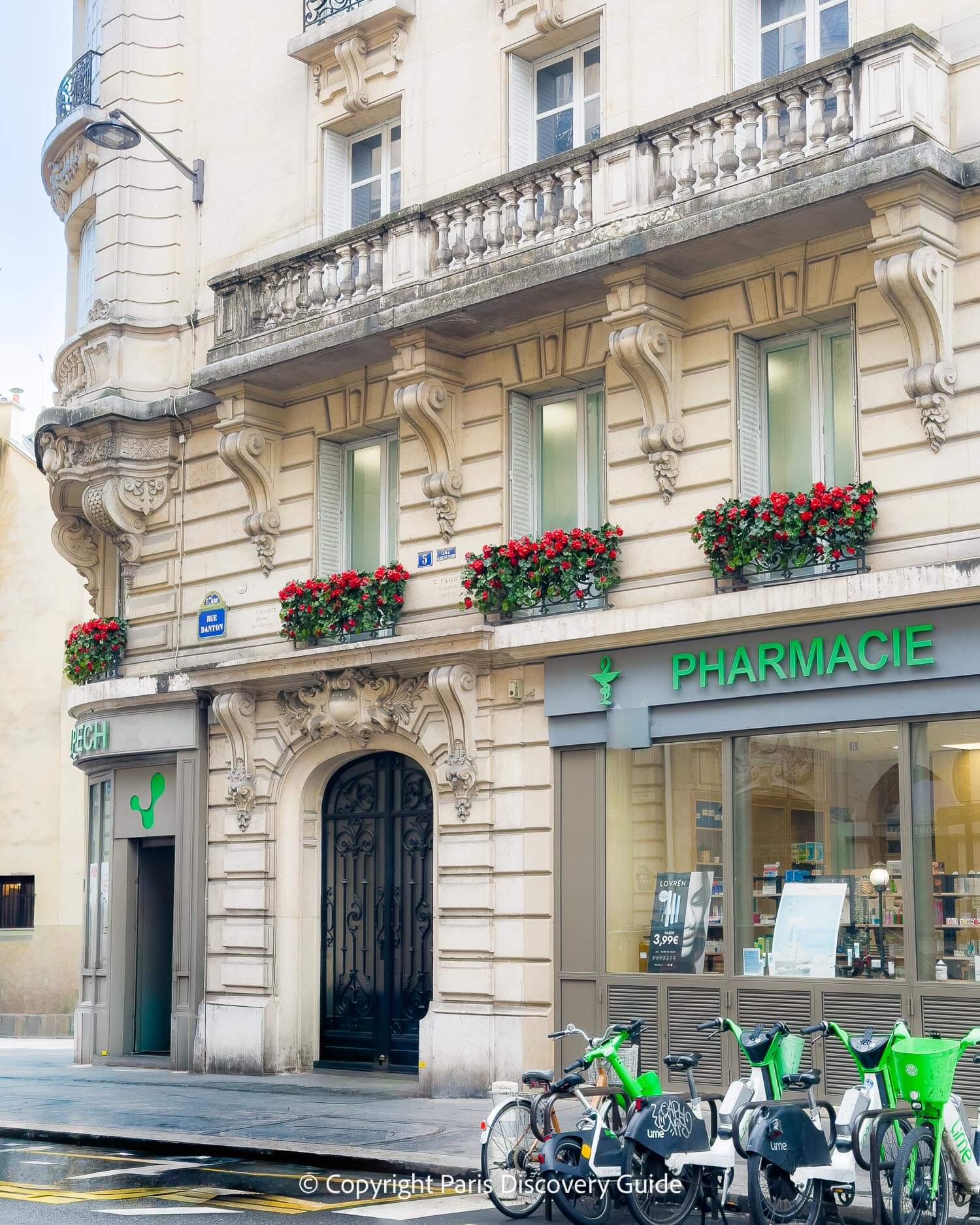 Neighborhood pharmacie in Saint-Germain