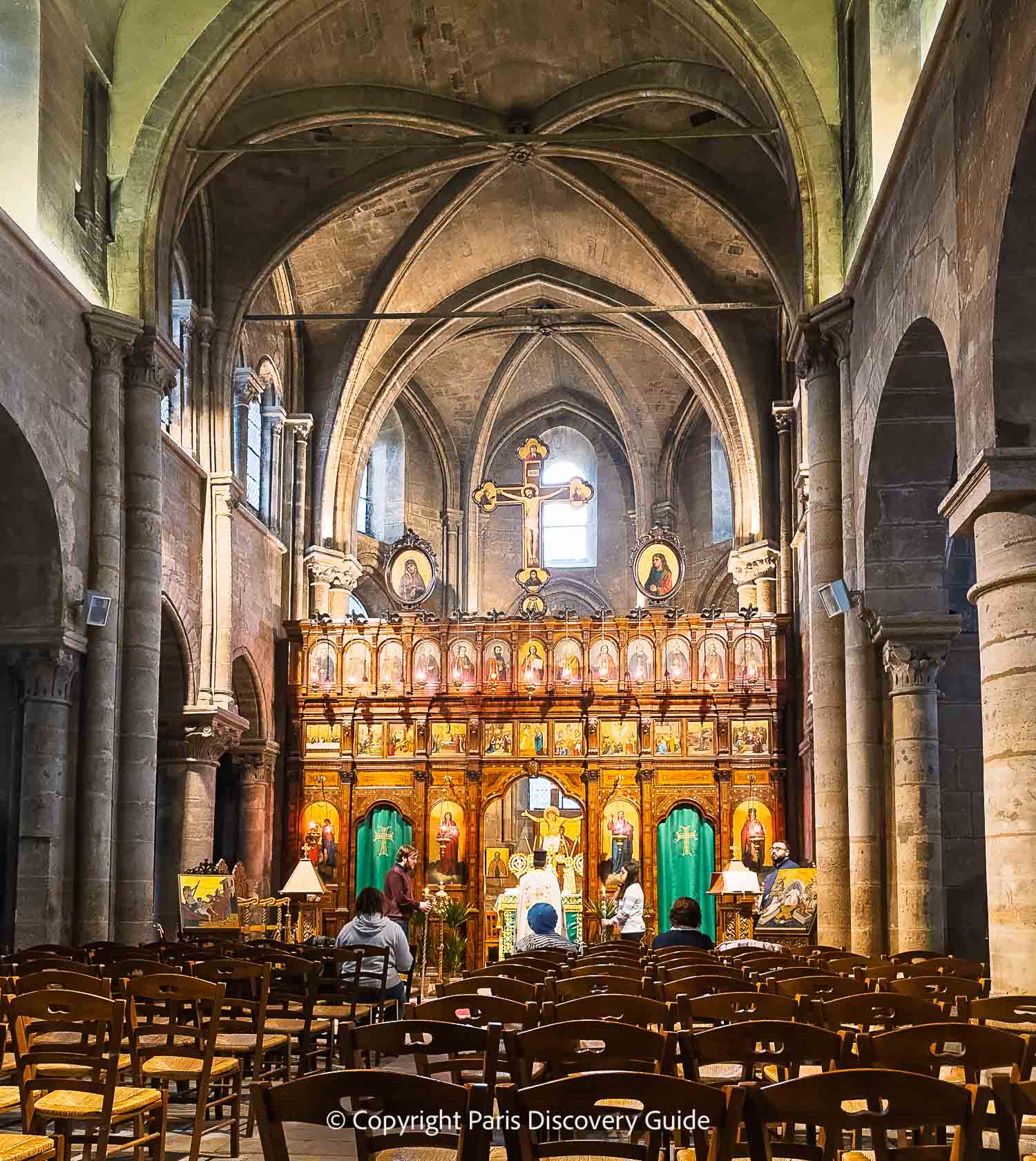Gothic arches in Eglise Saint-Julien-le-Pauvre