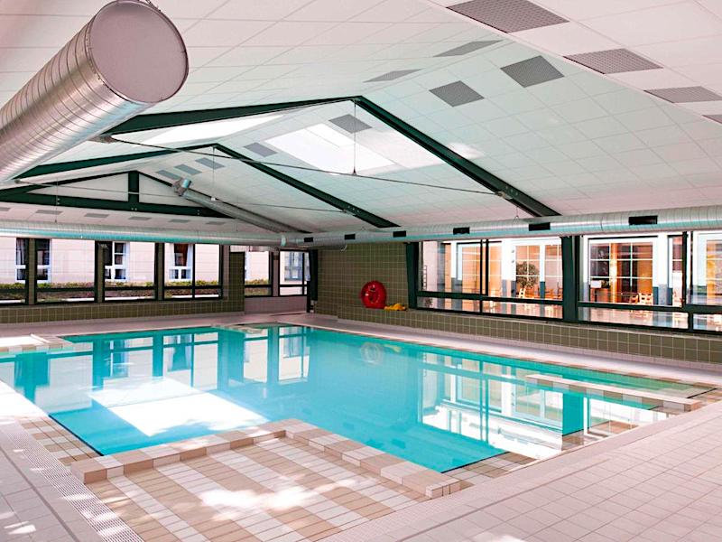 Swimming pool at Aparthotel Adagio Marne La Vallée near Disneyland Paris Swimming pool at Aparthotel Adagio Marne La Vallée near Disneyland Paris