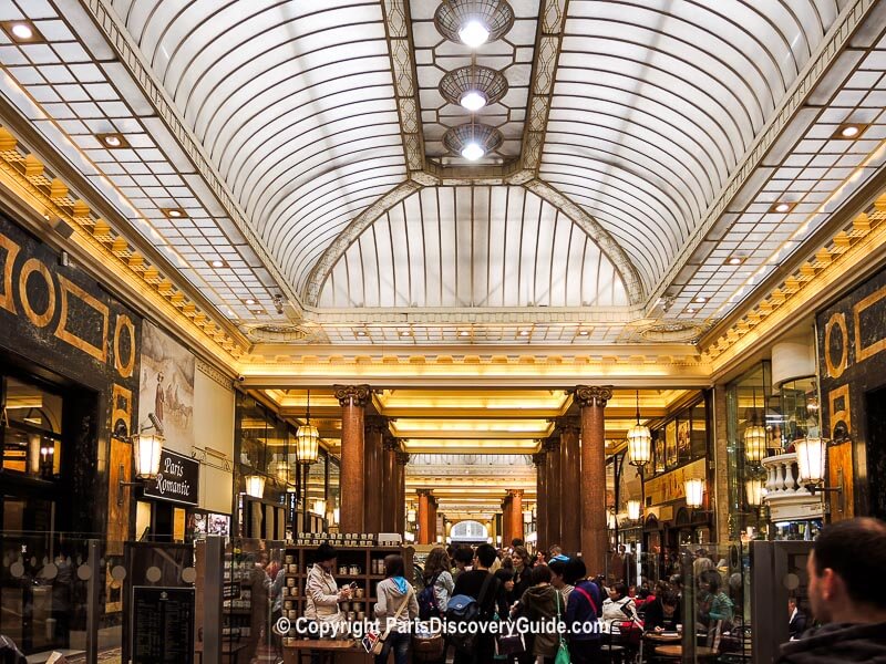 You can see lots of the Art Deco details along the sides of Les Arcades des Champs-Elysees in this view