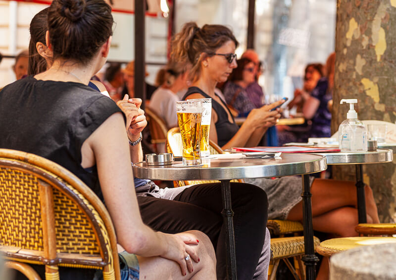 See if you can spot the glass of beer in this photo of this popular brasserie in Place de la Bastille!