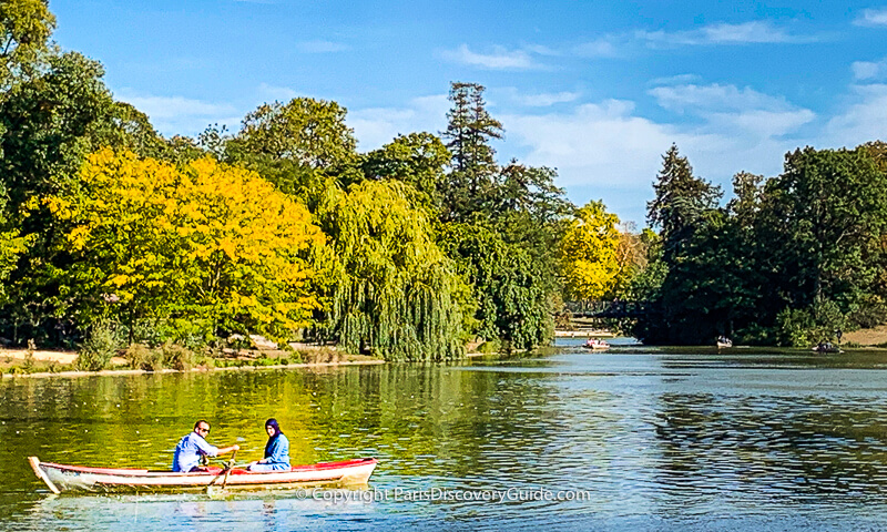 Lake at Bois de Vincennes Lake at Bois de Vincennes