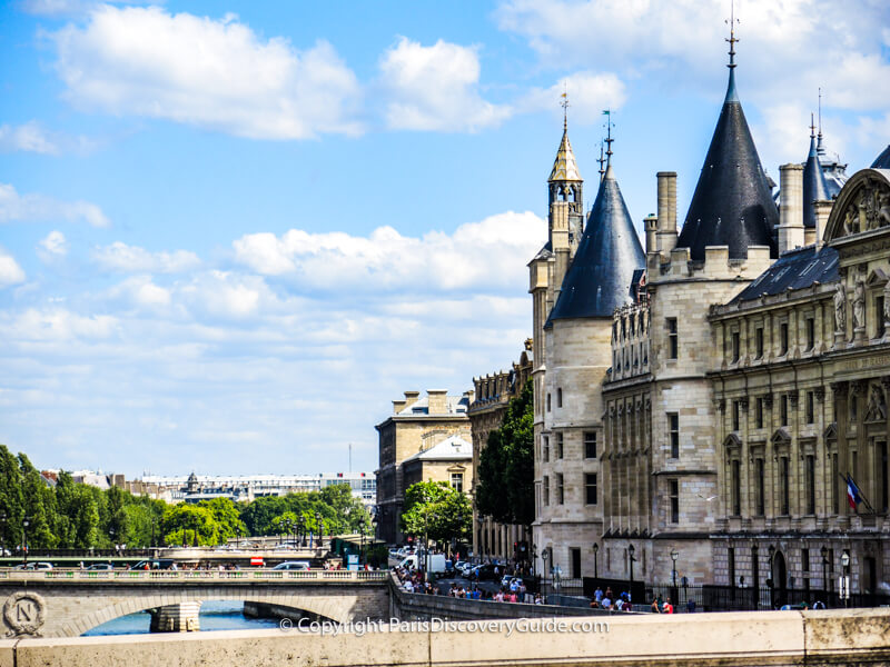 Conciergerie, photographed from the Pont Neuf bridge Conciergerie, photographed from the Pont Neuf bridge