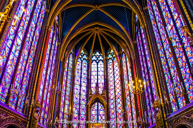 Breath-taking stained glass at Sainte-Chapelle Breath-taking stained glass at Sainte-Chapelle