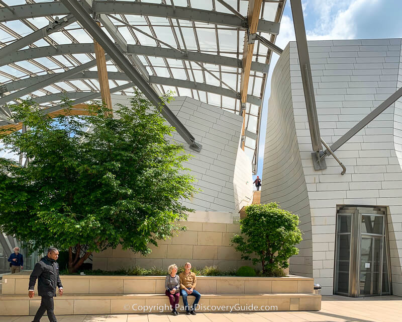 Fondation Louis Vuitton, Paris, France - Museum Review