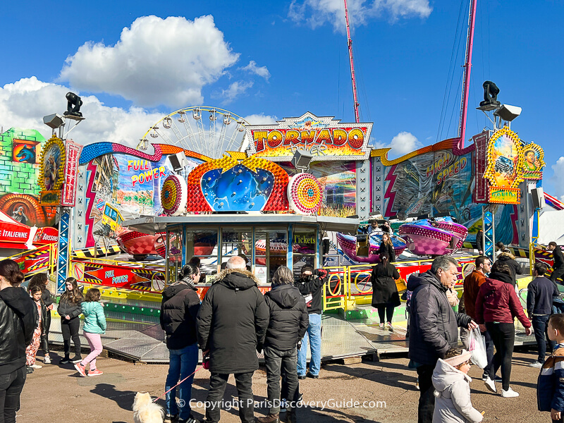 Fun things to do and see at the Paris Throne Fair Fun things to do and see at the Paris Throne Fair