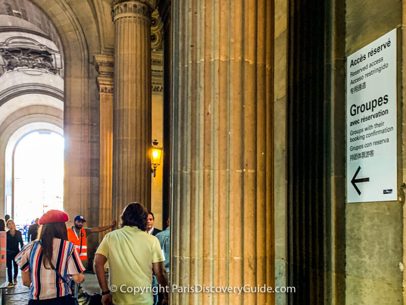 Richelieu Passage - On our way to the fast-track security check 