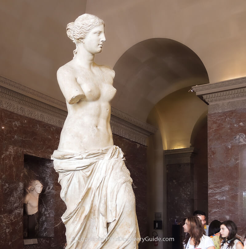 Statue of Venus de Milo at Musée du Louvre