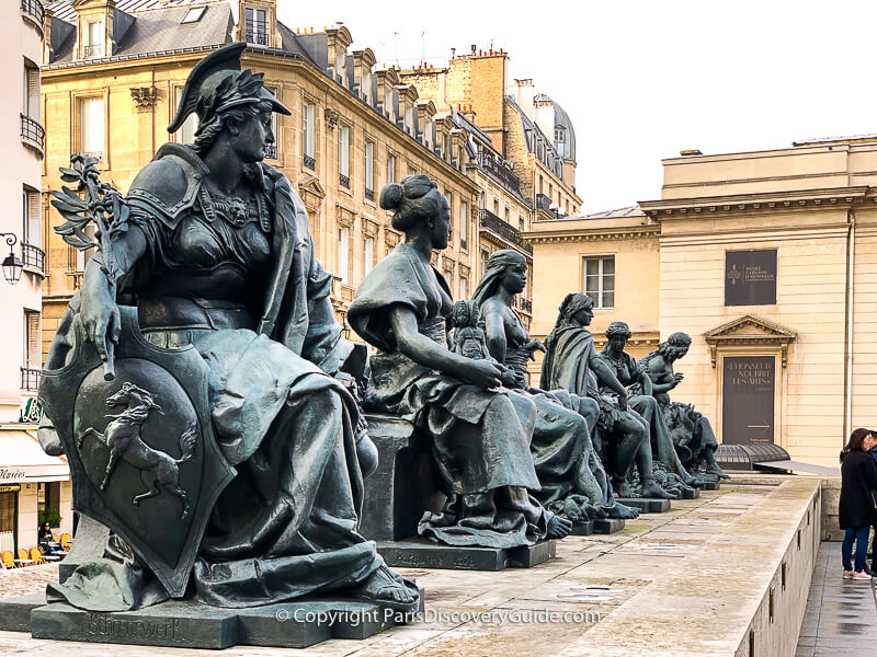 Art Nouveau tables, lamps, and vases in Orsay Museum