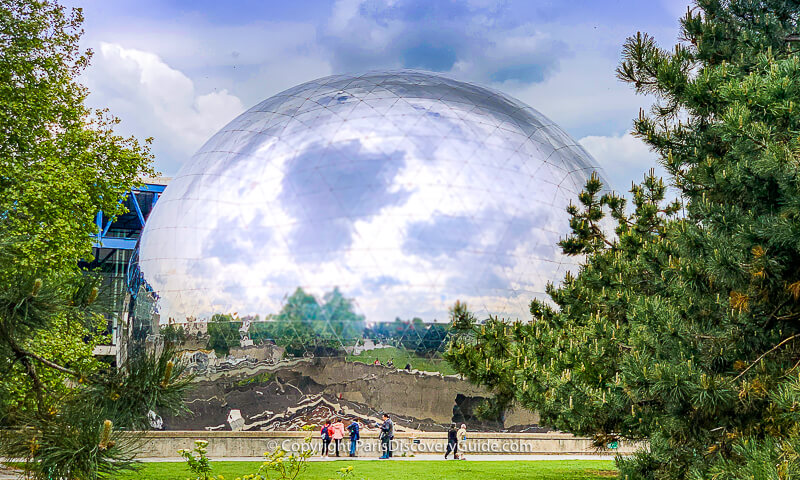 Reflecting ball at Parc de la Villette