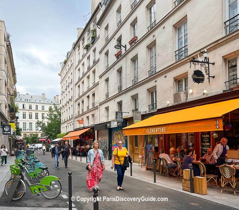 Pedestrian-only street near citizenM Paris Opera and Passage des Panoramas