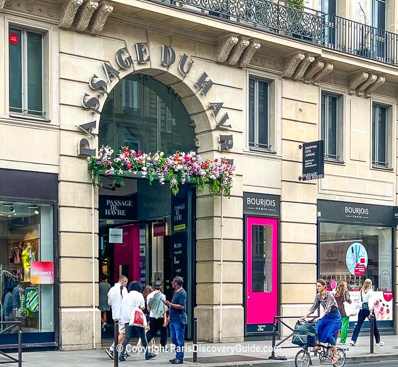 Rue des Petits-Champs entrance to Passage des Deux Pavillons Rue des Petits-Champs entrance to Passage des Deux Pavillons