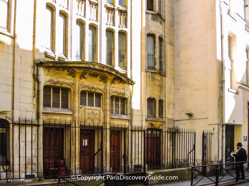 Agoudas Hakehilos Synagogue on Rue Pavée in the Marais