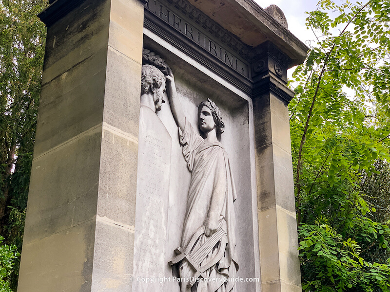 101 Famous Graves in Père Lachaise Cemetery | Paris Discovery Guide