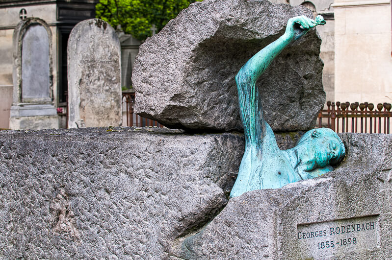 Tomb of Georges Rodenbach - Photo credit: istockphoto.com/Christian Rummel