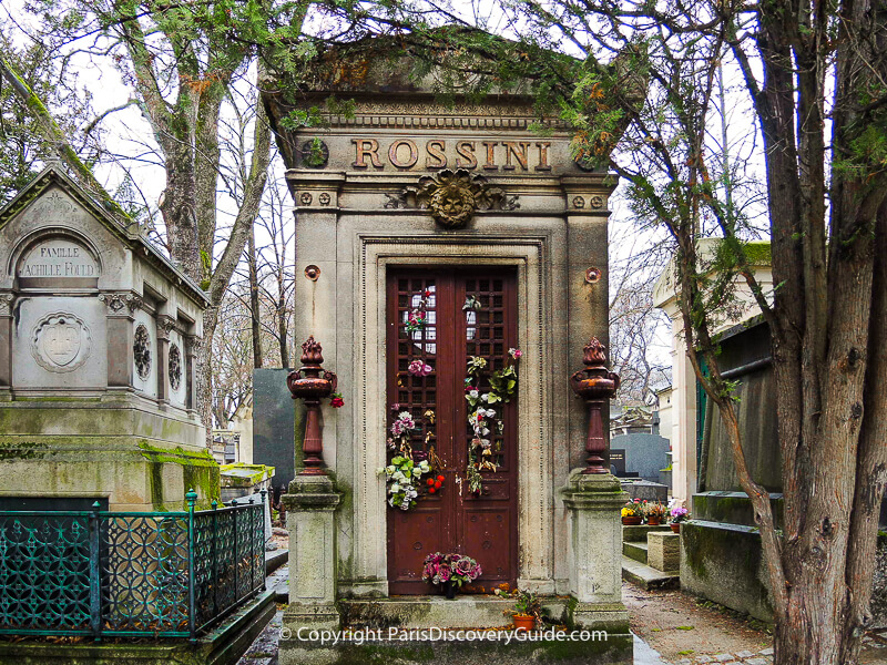 101 Famous Graves in Père Lachaise Cemetery Paris Discovery Guide