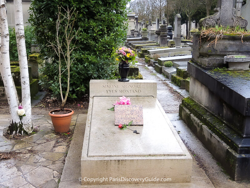 101 Famous Graves in Père Lachaise Cemetery Paris Discovery Guide