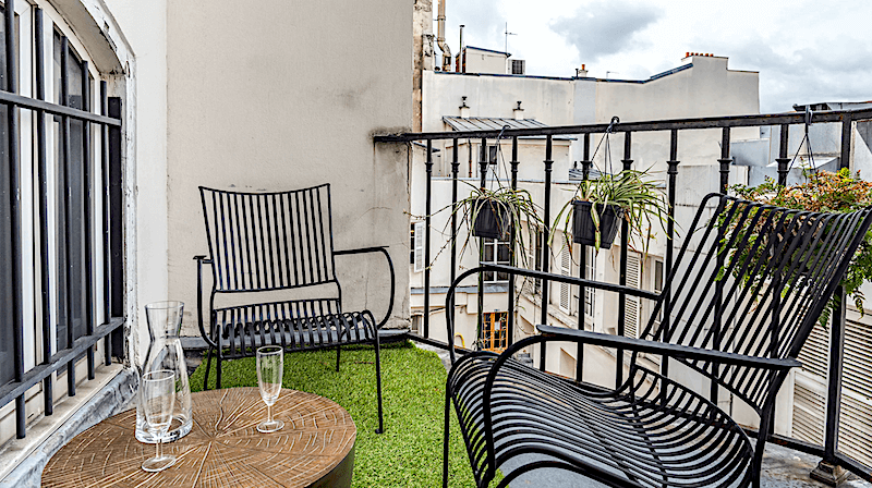 Free as a Bird apartment in Paris's 2nd district