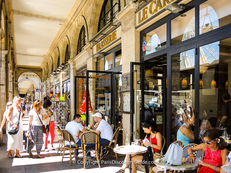 Rue de Rivoli arcades