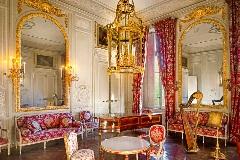 Music room in Petit Trianon during Marie Antoinette's residence - Photo credit: Jean-Pierre Dalbéra Music room in Petit Trianon during Marie Antoinette's residence - Photo credit: Jean-Pierre Dalbéra