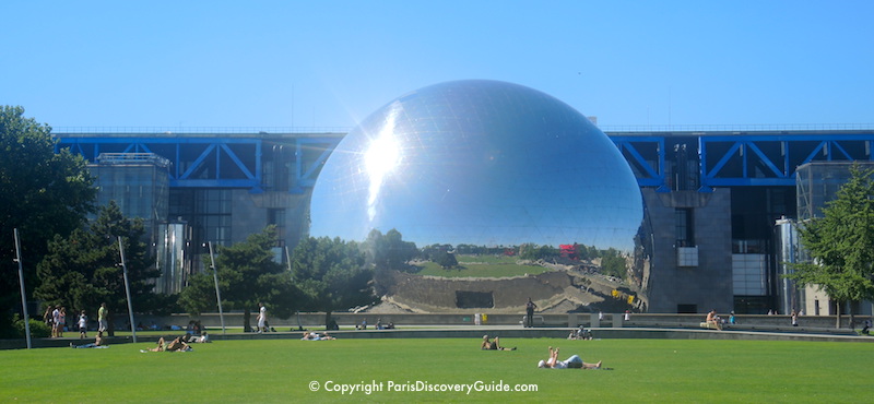 Silver dome (La Géode) housing a theater at Cité des Sciences et de l'Industrie, science and exploration museum at Paris's Parc de la Villette in the 19th Arrondissement Silver dome (La Géode) housing a theater at Cité des Sciences et de l'Industrie, science and exploration museum at Paris's Parc de la Villette in the 19th Arrondissement