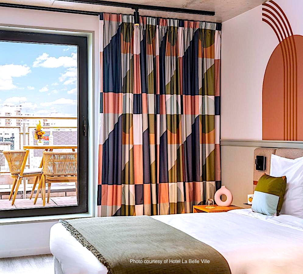 Guestroom with balcony at Hotel La Belle Ville Guestroom with balcony at Hotel La Belle Ville