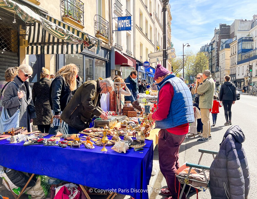 This large pop-up flea market stretched for over a quarter-mile along Rue Saint-Antoine (4th arr) between the Saint-Paul metro station and Place de la Bastille 