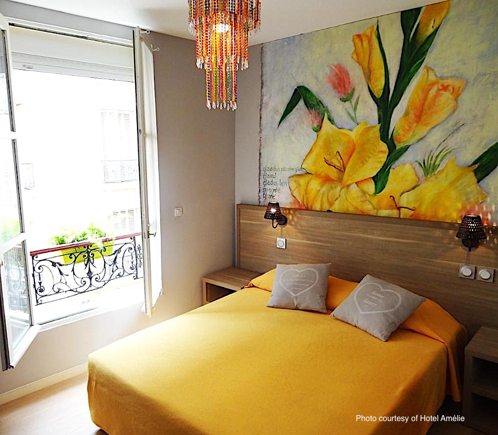 Charming guestroom at Hotel Amélie Charming guestroom at Hotel Amélie
