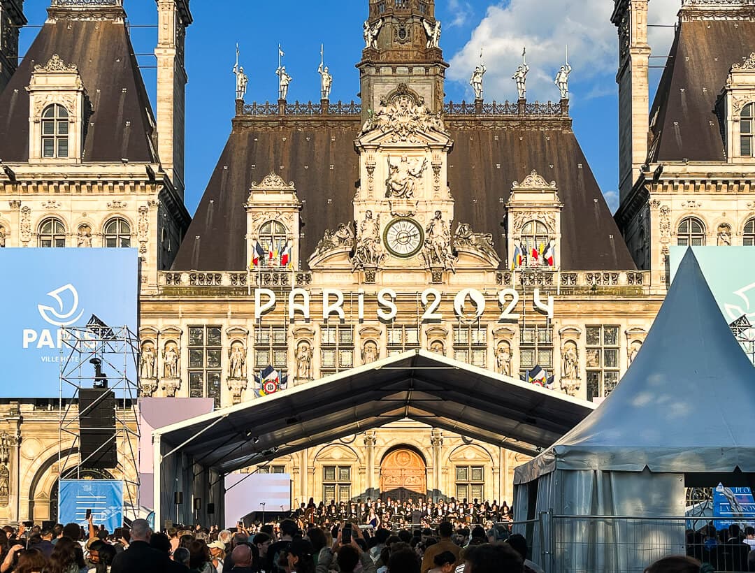 Paris concert venue with a crowd in June 2025