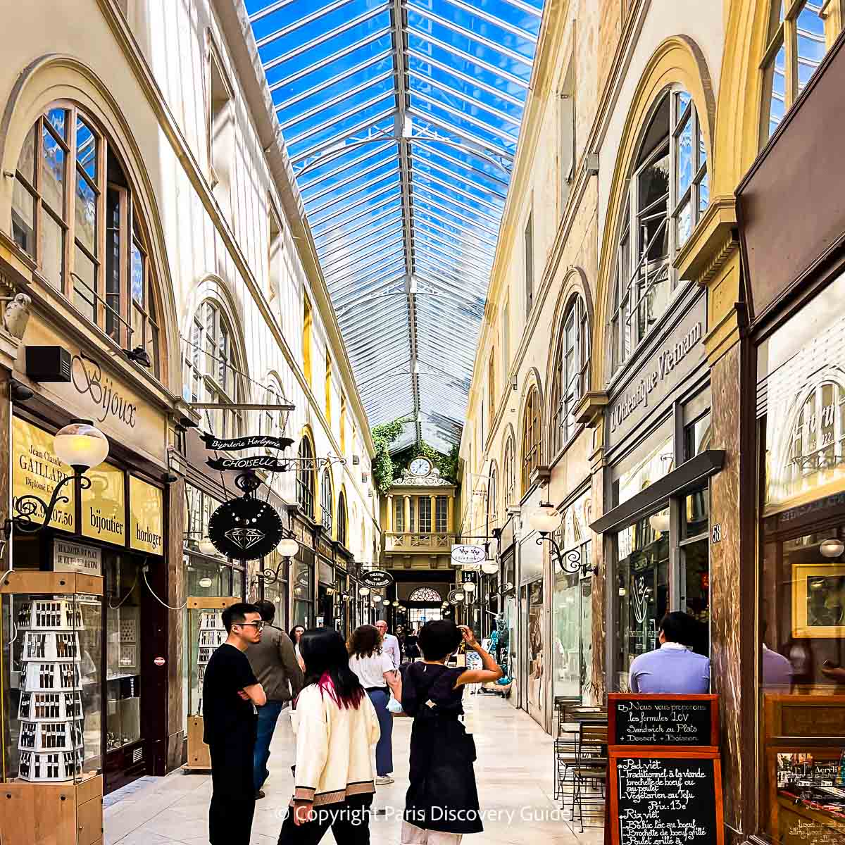 Passage de Choiseul near Golden Tulip Opera de Noailles