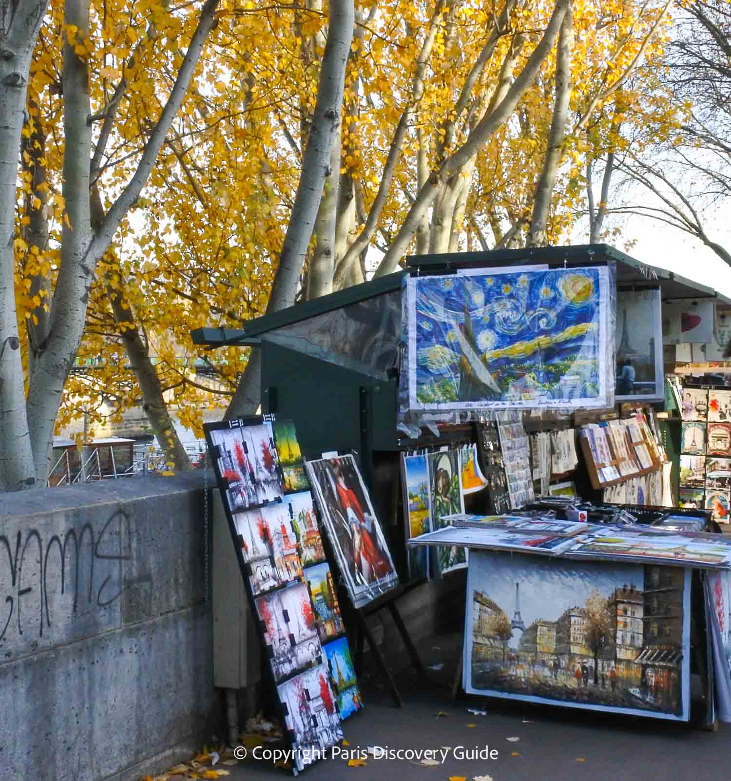 Bouquiniste stall on the Left Bank - this one is displaying mostly modern prints but also had some nice posters that would look appealing if you frame them nicely when you get home