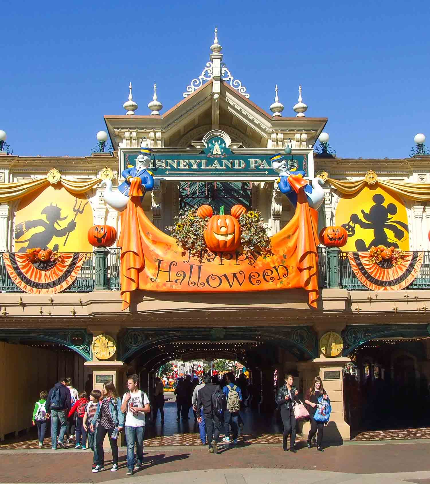 Halloween at Disneyland Paris - Photo credit: Michael Welsing  Halloween at Disneyland Paris - Photo credit: Michael Welsing