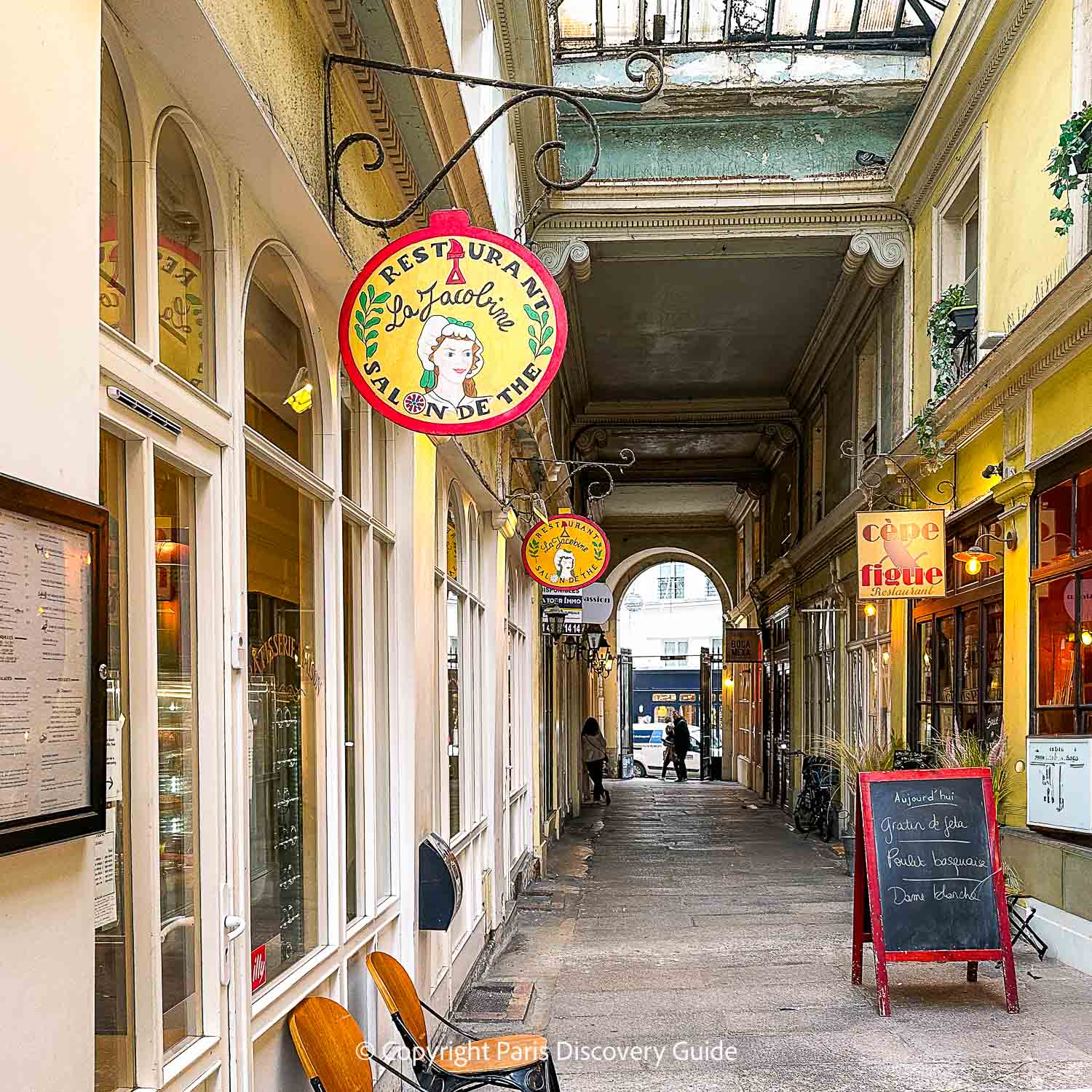 Le Pub Saint-Germain terrace seating in Cour du Commerce