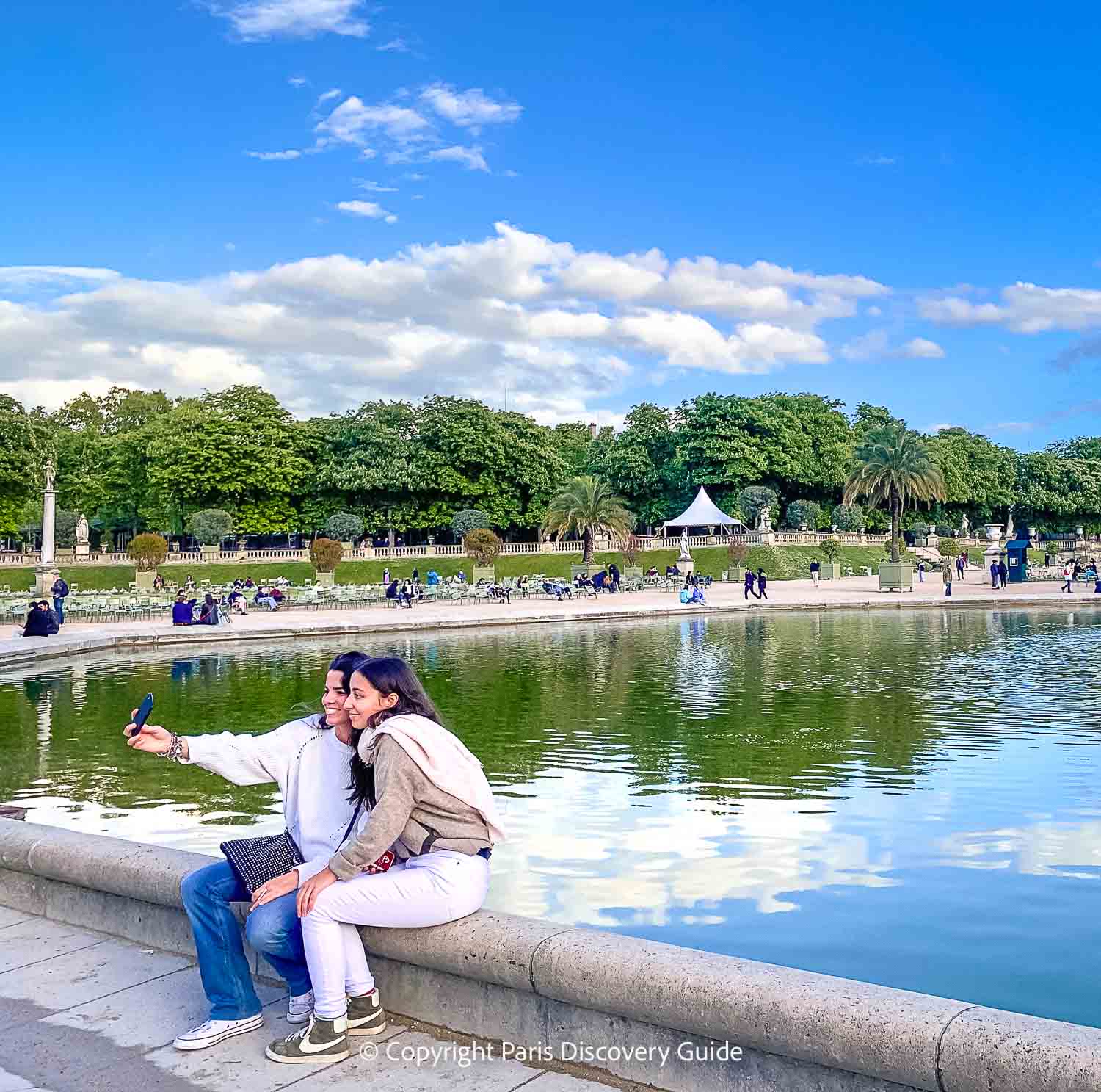 Luxembourg Garden reflecting pool in May