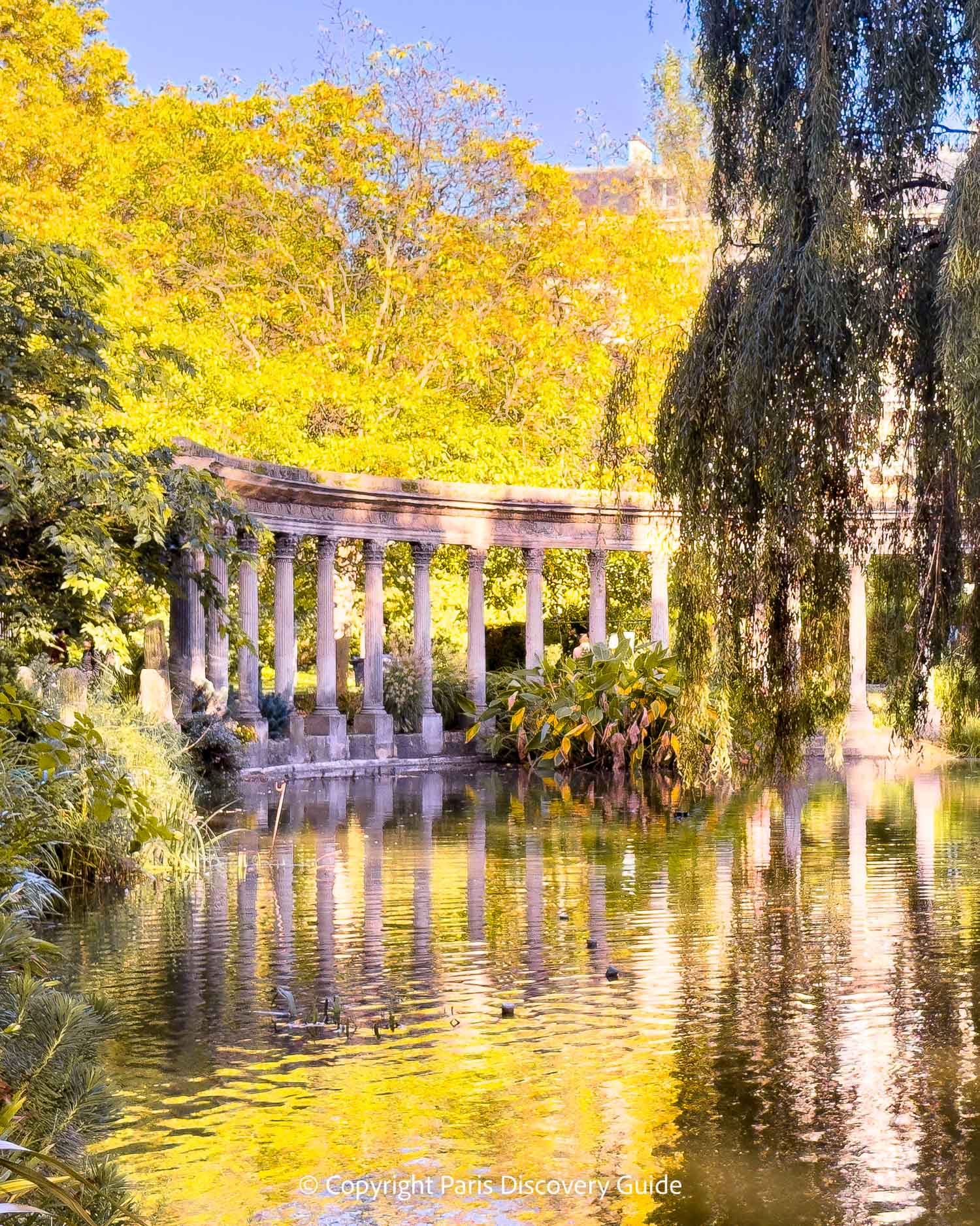 Parc Monceau in Paris's 8th arrondissement in the fall