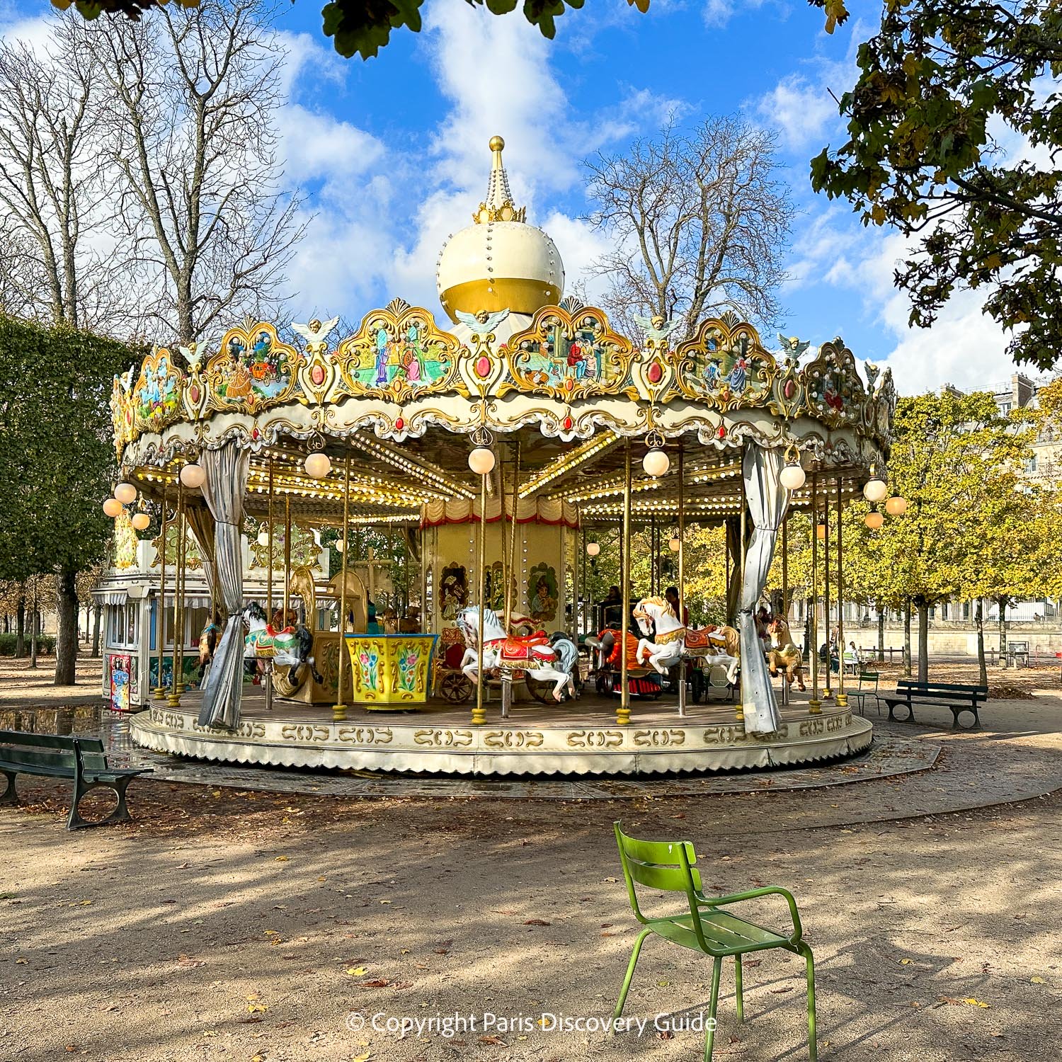 The carousel in front of Tuileries Garden